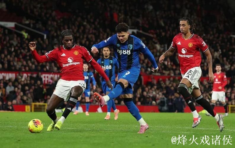 连续3轮首发!曼联19岁小将踢满全场 主场丢4球也不换他 连续3轮首发!曼联19岁小将踢满全场 主场丢4球也不换他